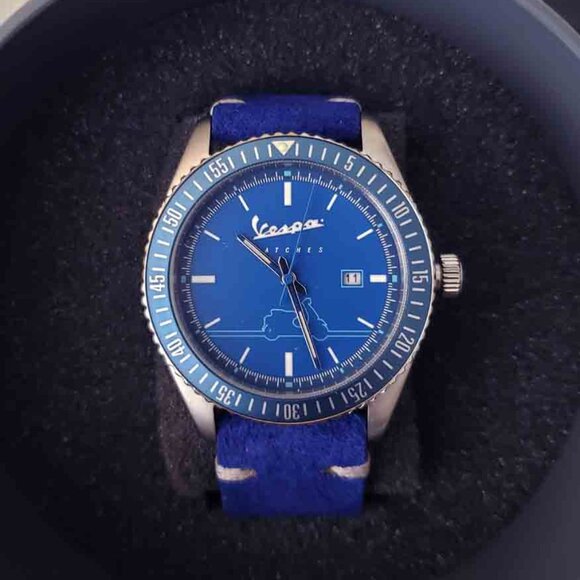 NEW Vespa Italian Made Stainless Steel Watch Italy Men's 42mm Blue Dial VA-UR01 - Picture 2 of 3